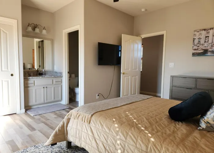 Elegant Suite With Stunning Vineyard Views
