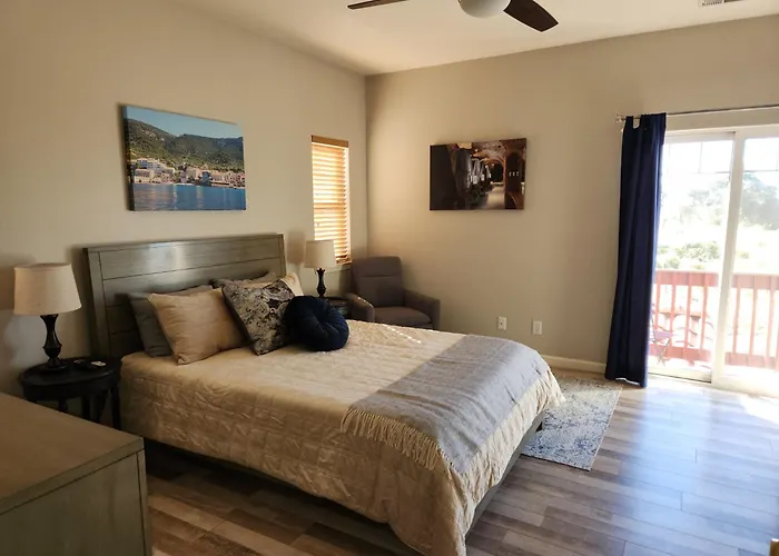 Elegant Suite With Stunning Vineyard Views