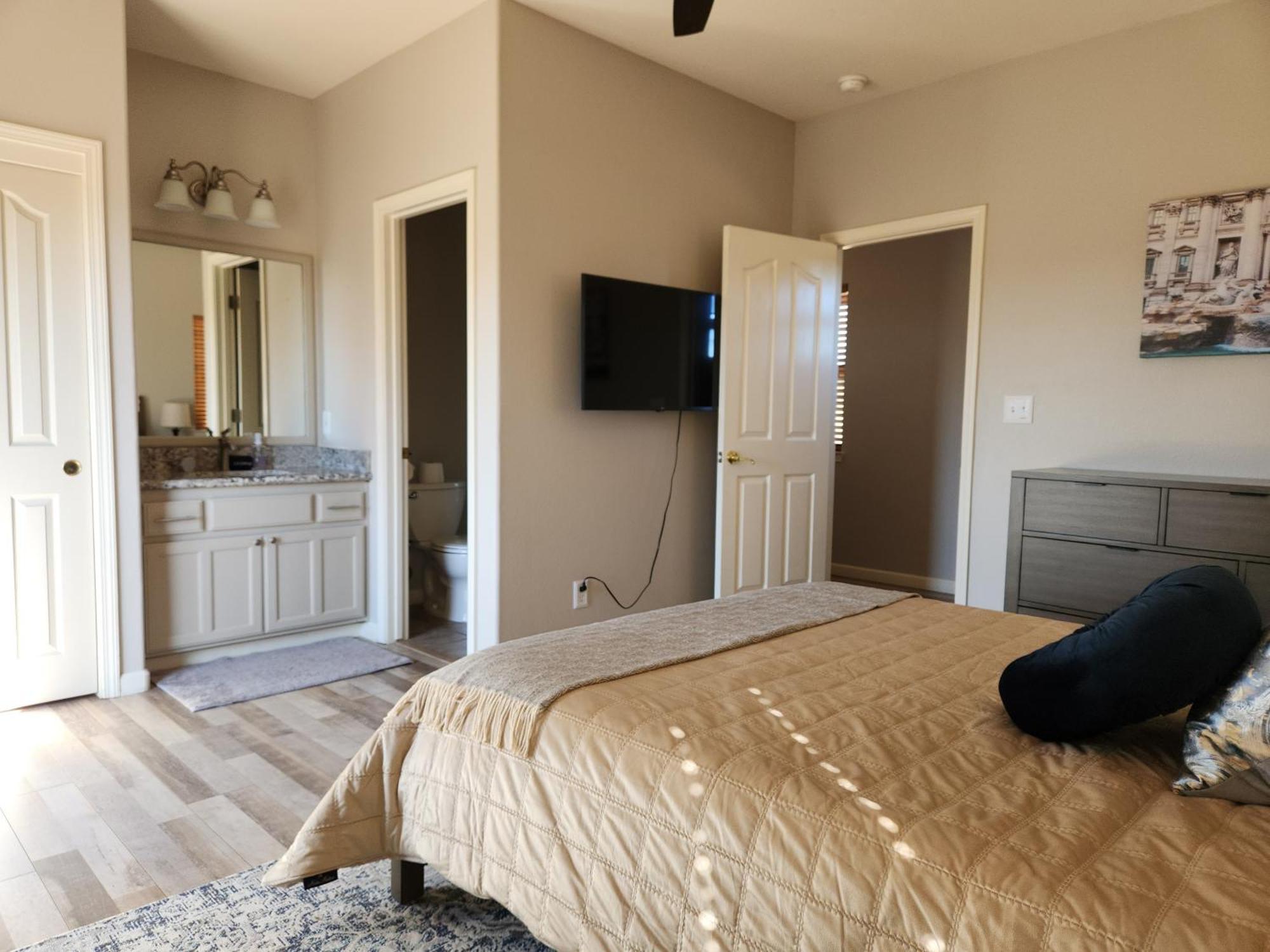 Elegant With Stunning Vineyard Views Séjour chez l'habitant Plymouth